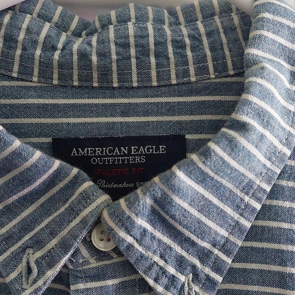 2 Casual Button Down Shirts Chambray blue striped & solid mens L Classic Casual - Picture 2 of 8